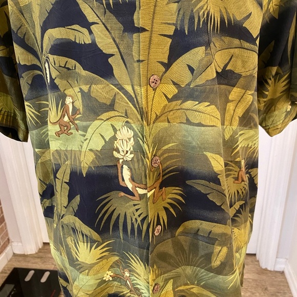 Tommy Bahama Mens Fun Money Banana Silk Hawaiian Shirt - Picture 6 of 8